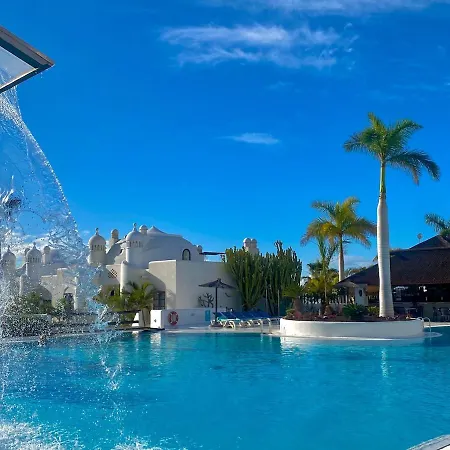 Lägenhet Deluxe - Oceanfront, Heated Pool
