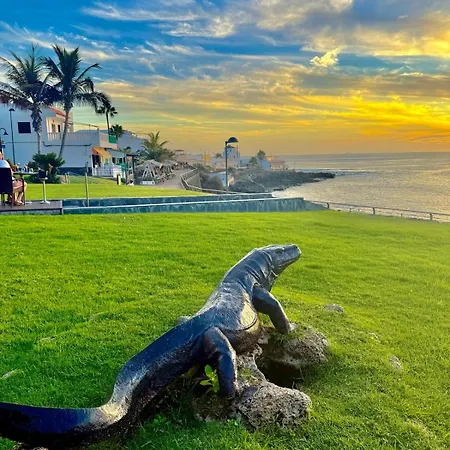 Deluxe - Oceanfront, Heated Pool Costa Adeje (Tenerife)