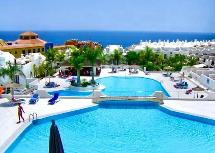 Deluxe - Oceanfront, Heated Pool 公寓 阿德耶