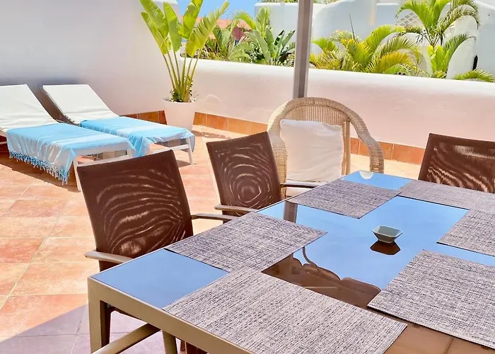 Deluxe - Oceanfront, Heated Pool 公寓