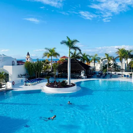 Apartamento Deluxe - Oceanfront, Heated Pool *