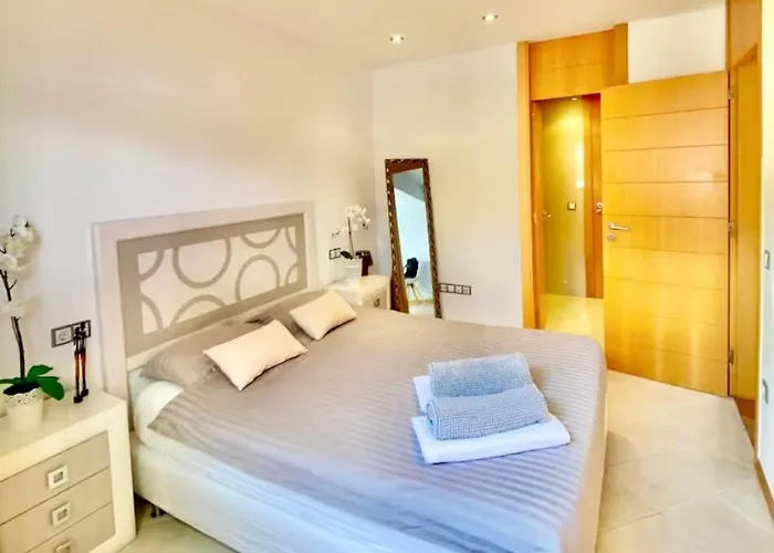 Deluxe - Oceanfront, Heated Pool