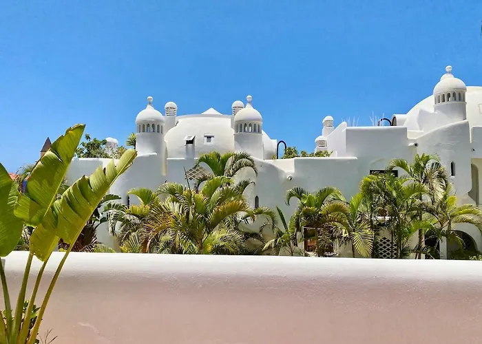 Deluxe - Oceanfront, Heated Pool Apartamento